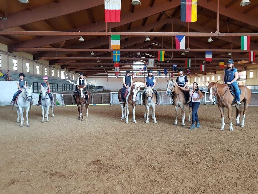 Horse Country Resort Congress & Spa - Hotel Ribot أربورْيا المظهر الخارجي الصورة