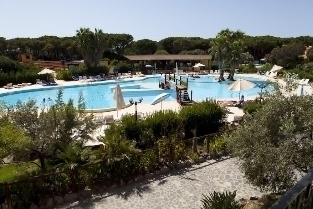 Horse Country Resort Congress & Spa - Hotel Ribot أربورْيا المظهر الخارجي الصورة