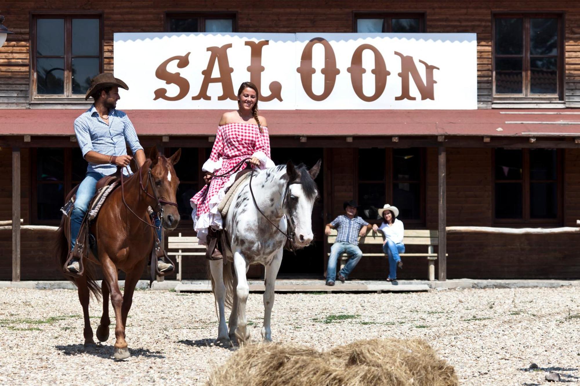Horse Country Resort Congress & Spa - Hotel Ribot أربورْيا المظهر الخارجي الصورة