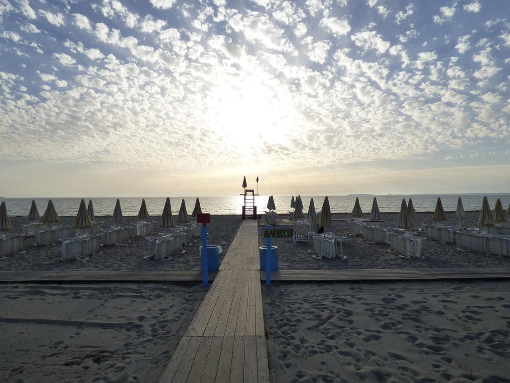 Horse Country Resort Congress & Spa - Hotel Ribot أربورْيا المظهر الخارجي الصورة