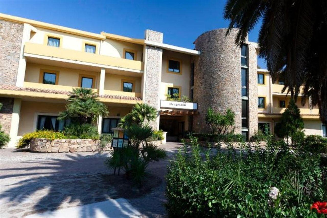 Horse Country Resort Congress & Spa - Hotel Ribot أربورْيا المظهر الخارجي الصورة