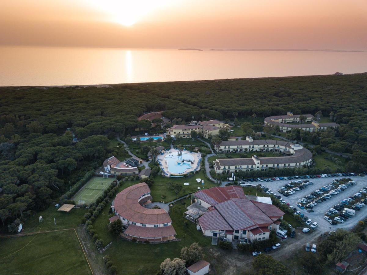 Horse Country Resort Congress & Spa - Hotel Ribot أربورْيا المظهر الخارجي الصورة